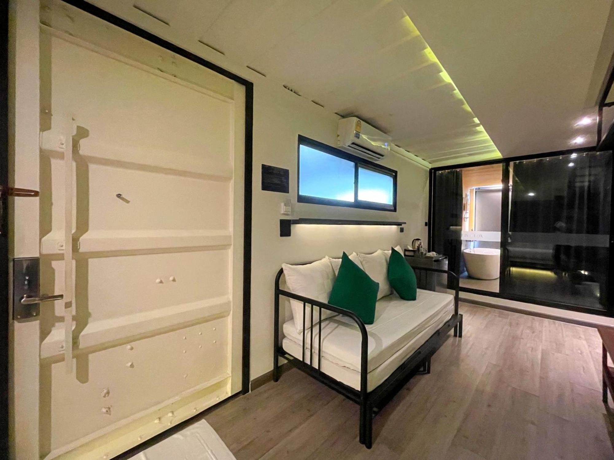 Nights In A Box Hotell Ban Muang  Rom bilde